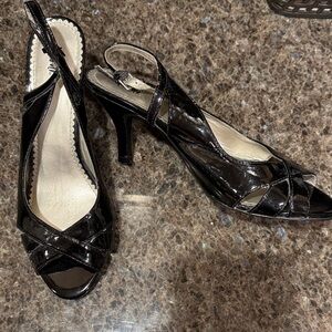 FIONI Clothing Glossy Black Slingback Heels